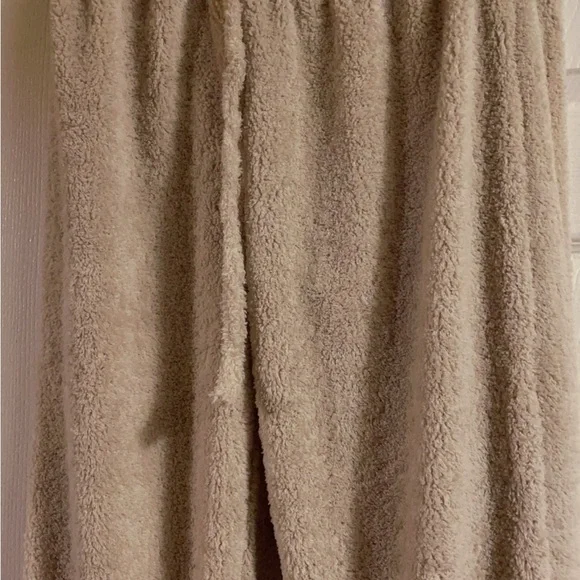 Vine and Valley Cream Knit Sweater - Picture 3 of 4